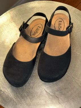 Taos Footwear Black Mary Jane Slingback Flats with Buckle Strap